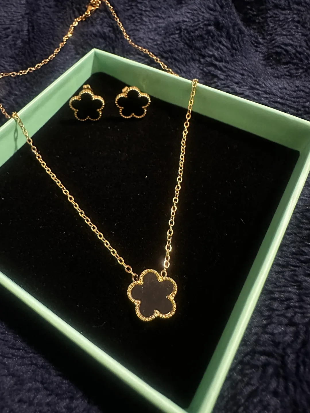 Gold Tone Flower Necklace & Earrings Set thumbnail