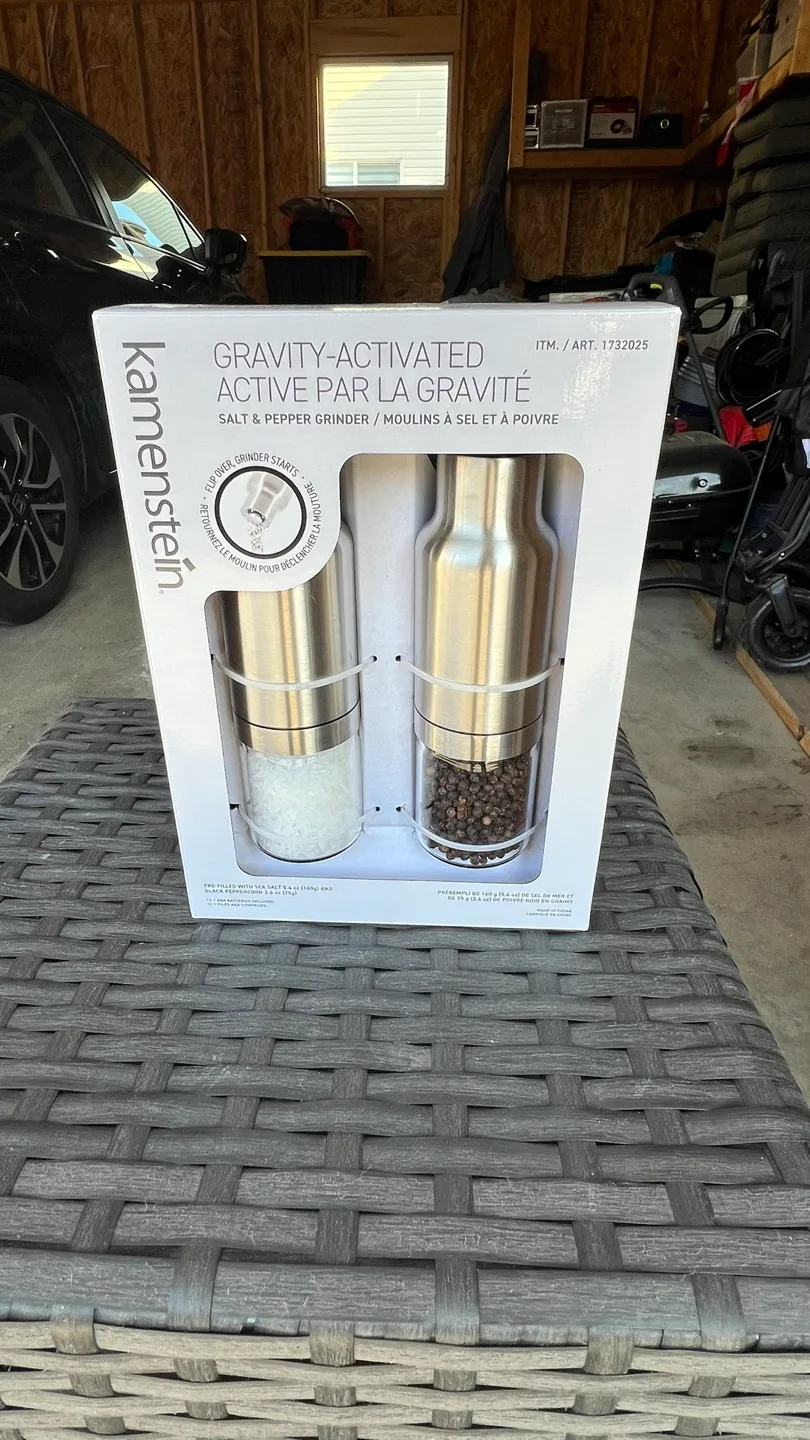 Salt Pepper Grinder, Gravity Activated thumbnail