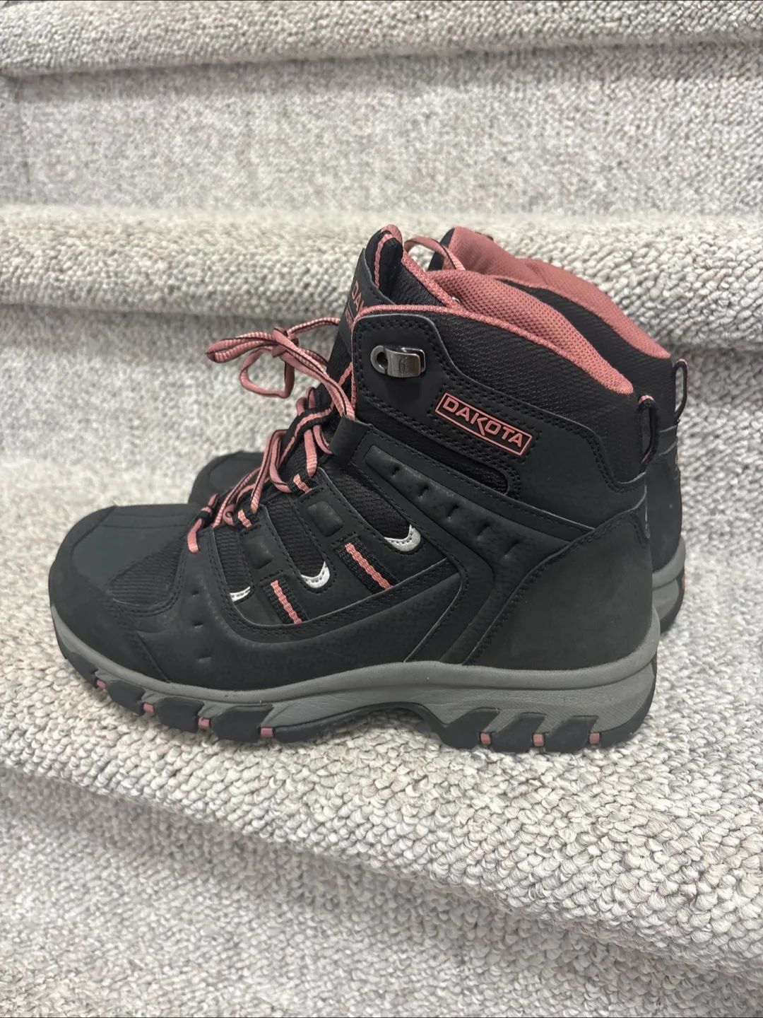 Dakota Hiking Boots - Women's thumbnail