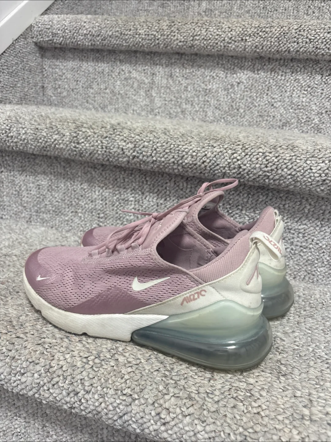 Nike Air Max 270 - Women's Size 7 thumbnail