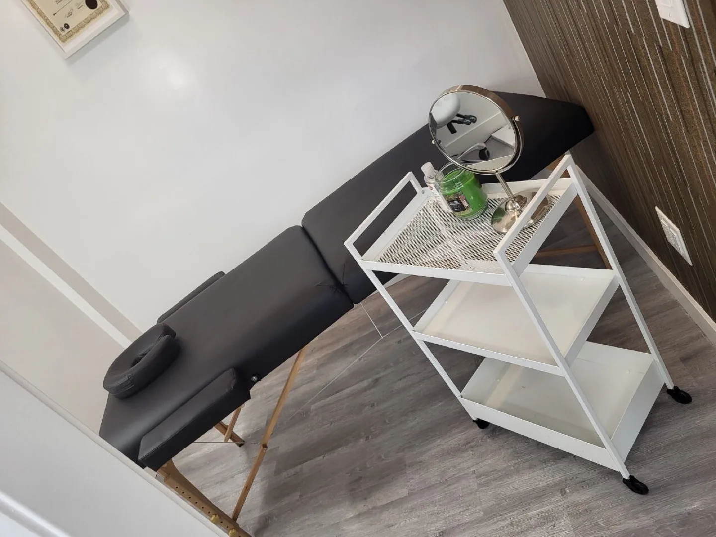 Black Massage Table image indicator(2)