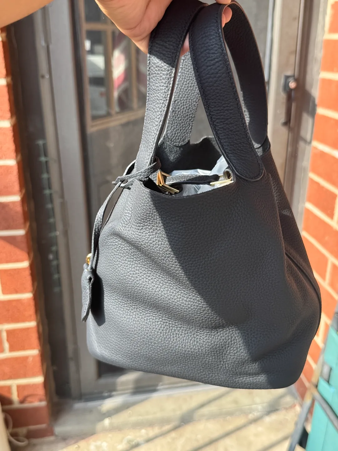 Phoinikas Cowhide Bucket Bag - Black image indicator(7)