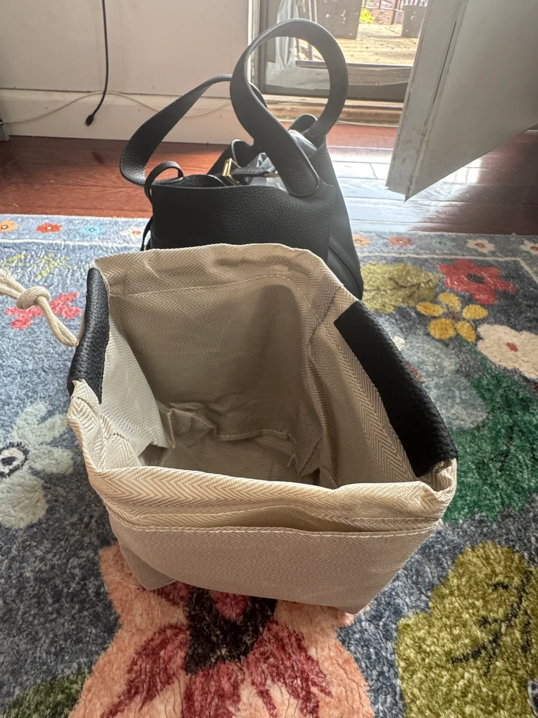 Phoinikas Cowhide Bucket Bag - Black image indicator(8)