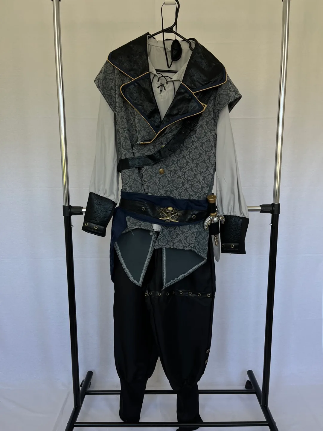 Men’s Pirate Costume - Size Large thumbnail