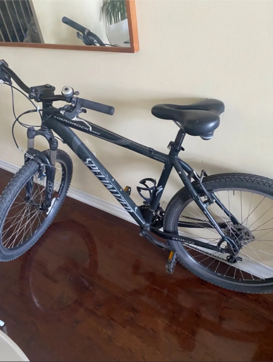 Specialized Hardrock Sport Mountain Bike image indicator(3)