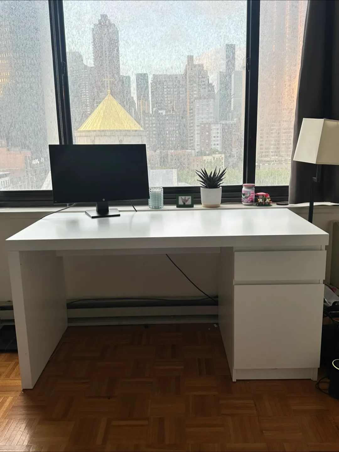 White Desk with 2-Drawers thumbnail