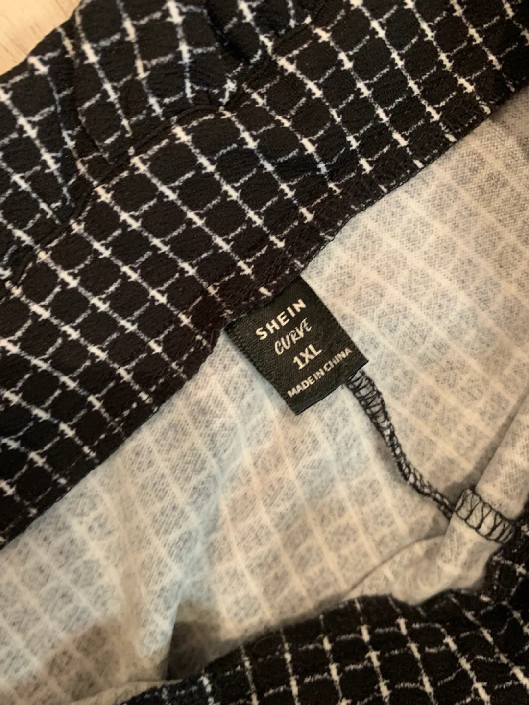 Shein Curve 1XL Pants - Plaid & Black image indicator(3)