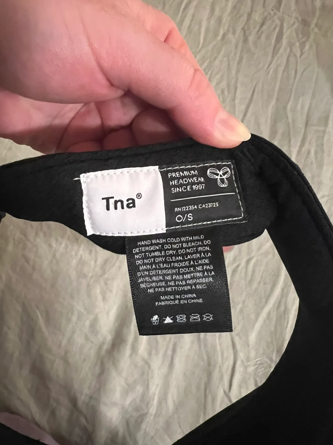 Aritzia TNA Visor image indicator(3)