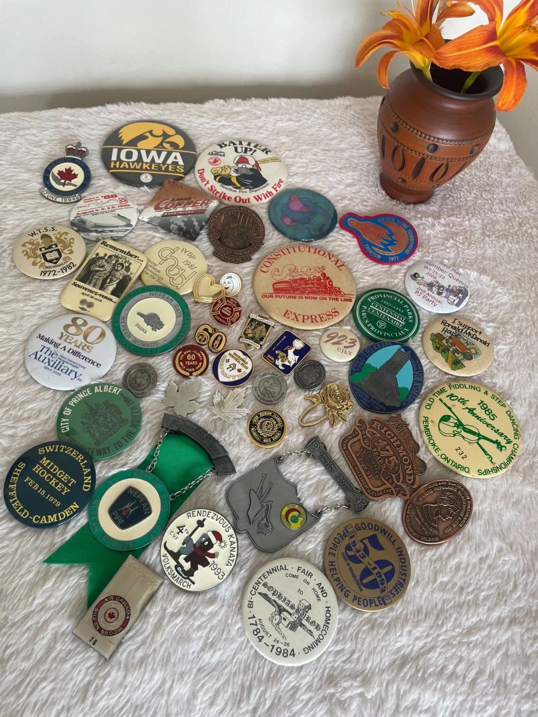 Vintage Pin Button Collection thumbnail