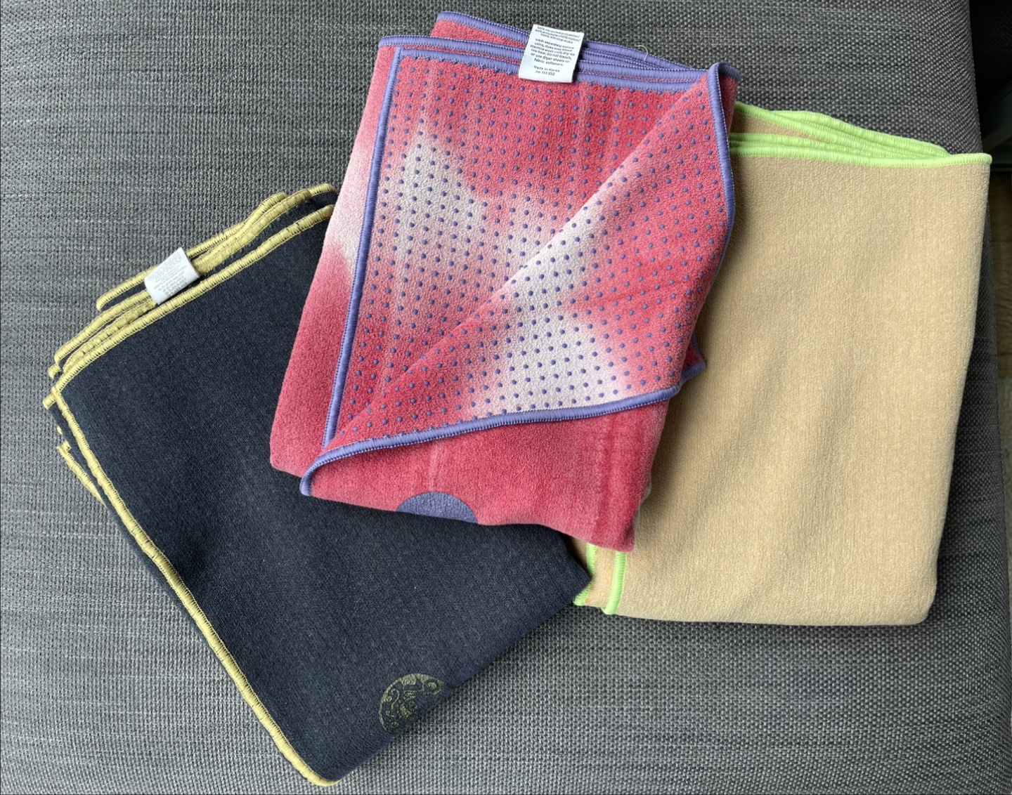 Manduka Yogitoes Skidless yoga towels (3)