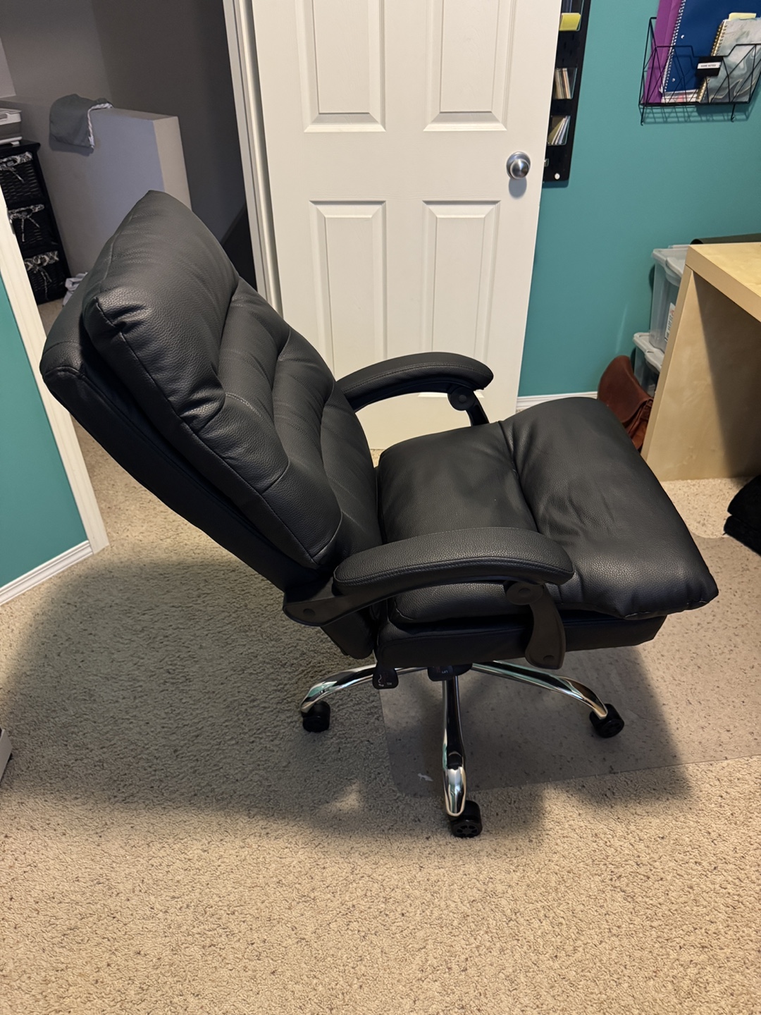 Black Leather Executive Office Chair - photo 3