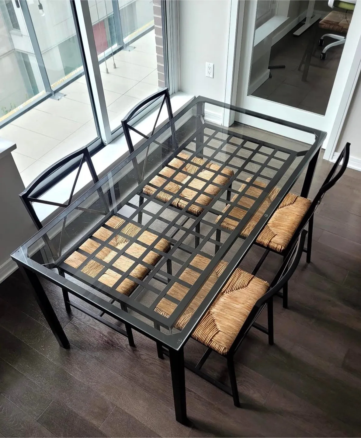 GLASS TABLE FOR 4 thumbnail
