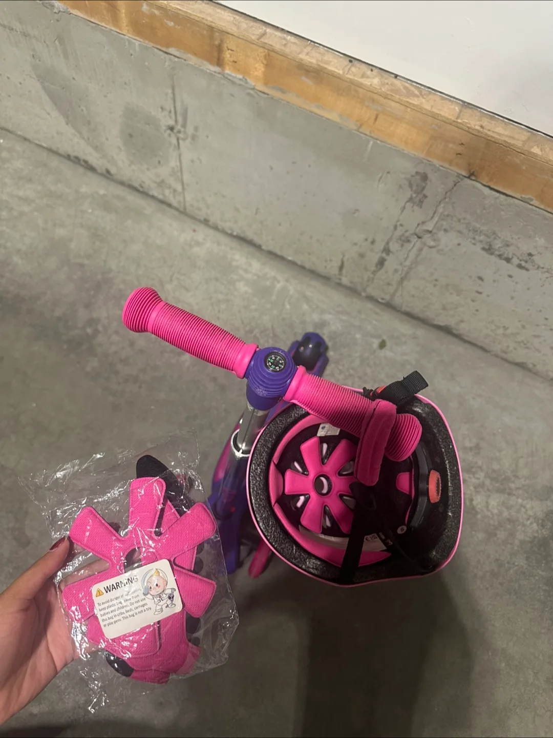 Kids Scooter /Helment image indicator(3)