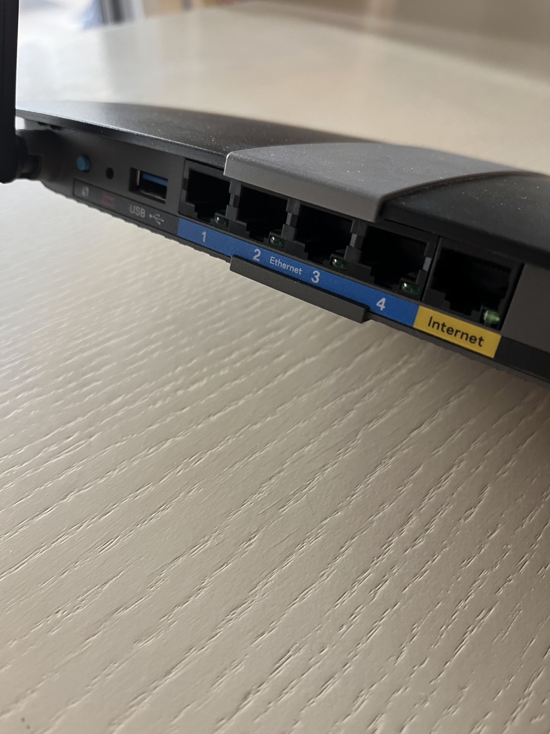 Linksys AC1200+ Dual Band Smart Wi-Fi Router - photo 4