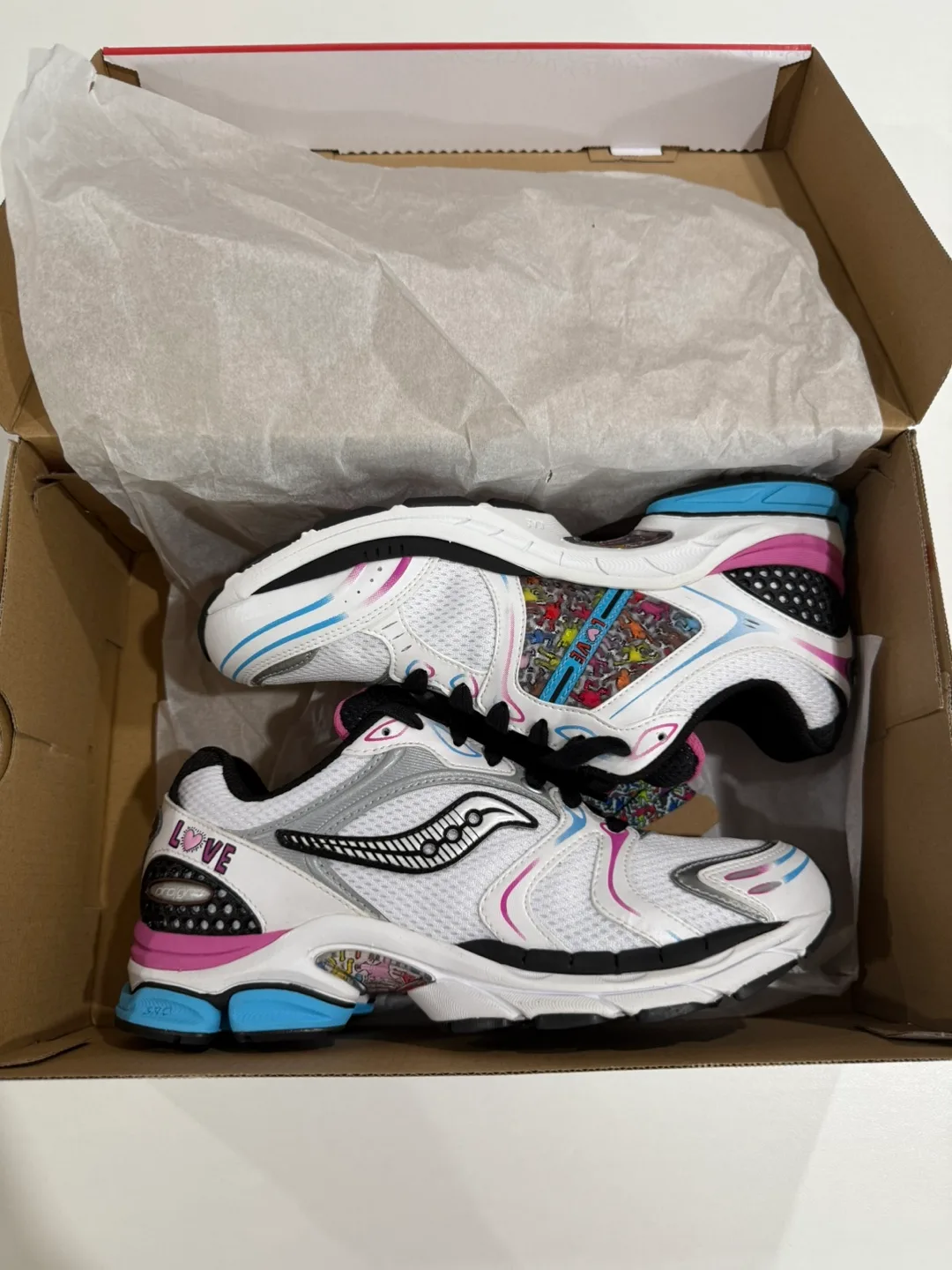 NEW Saucony Progrid Triumph 4 Keith Haring Edition thumbnail