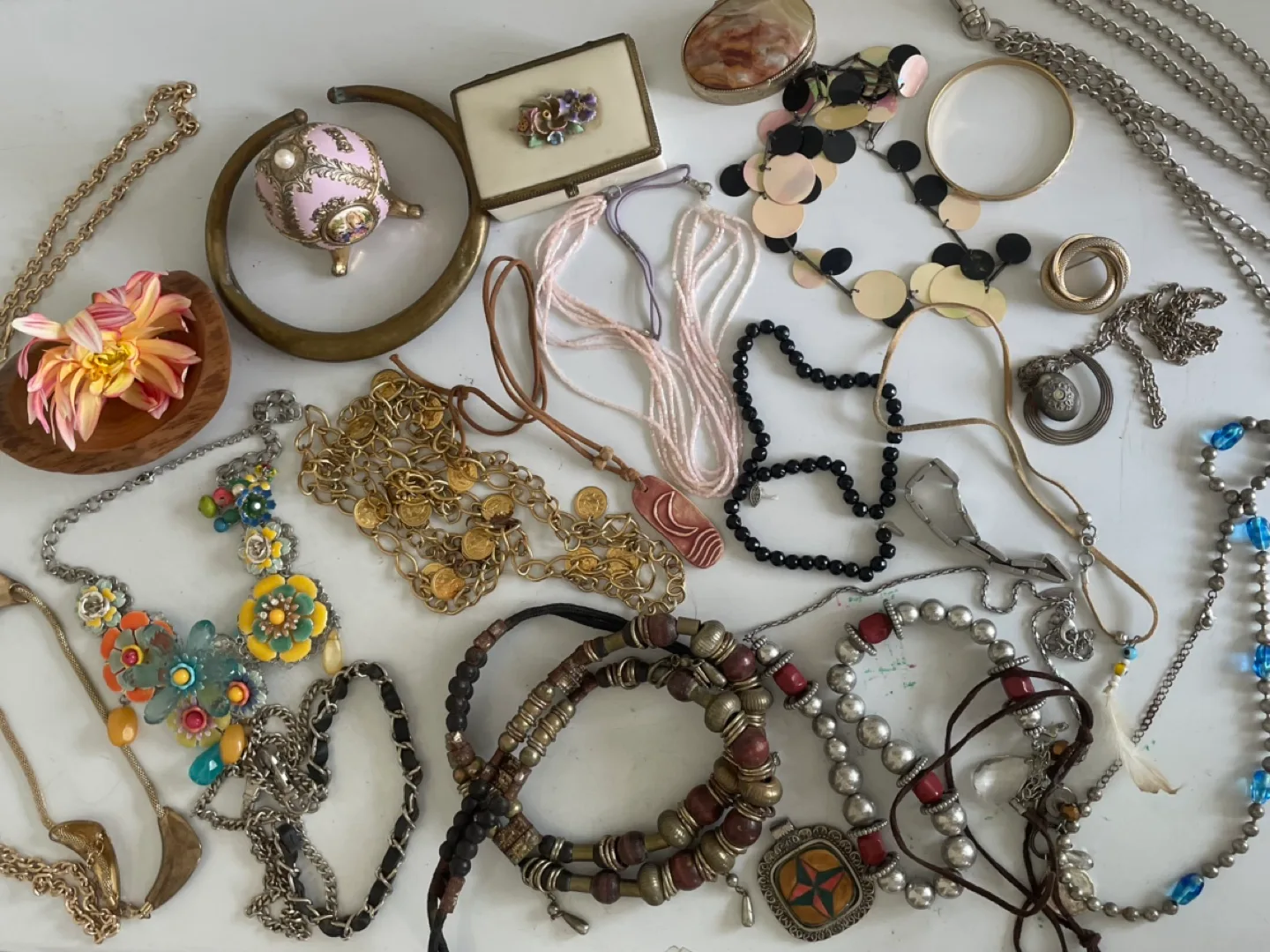 Vintage Costume Jewelry and Trinkets thumbnail