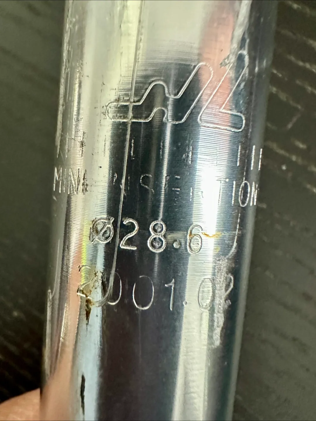 Silver Bike Seat Post Ø28.6 image indicator(3)