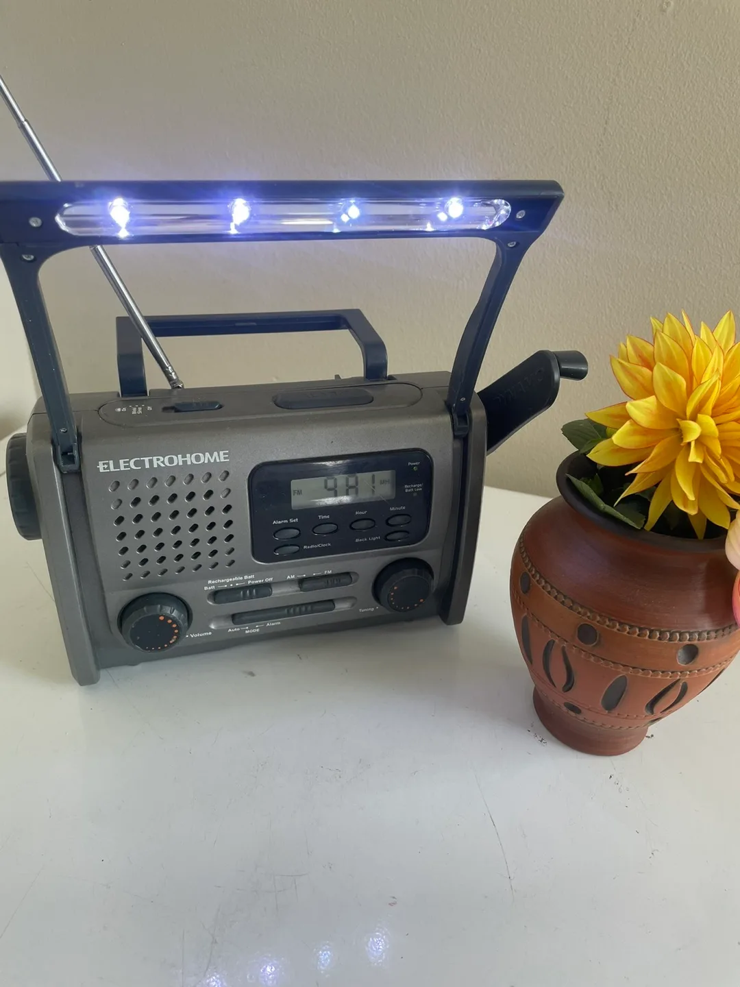 Vintage Crank Radio thumbnail