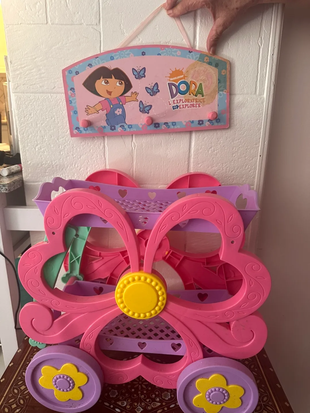 Dora the Explorer Wall Decor & Toy Cart thumbnail