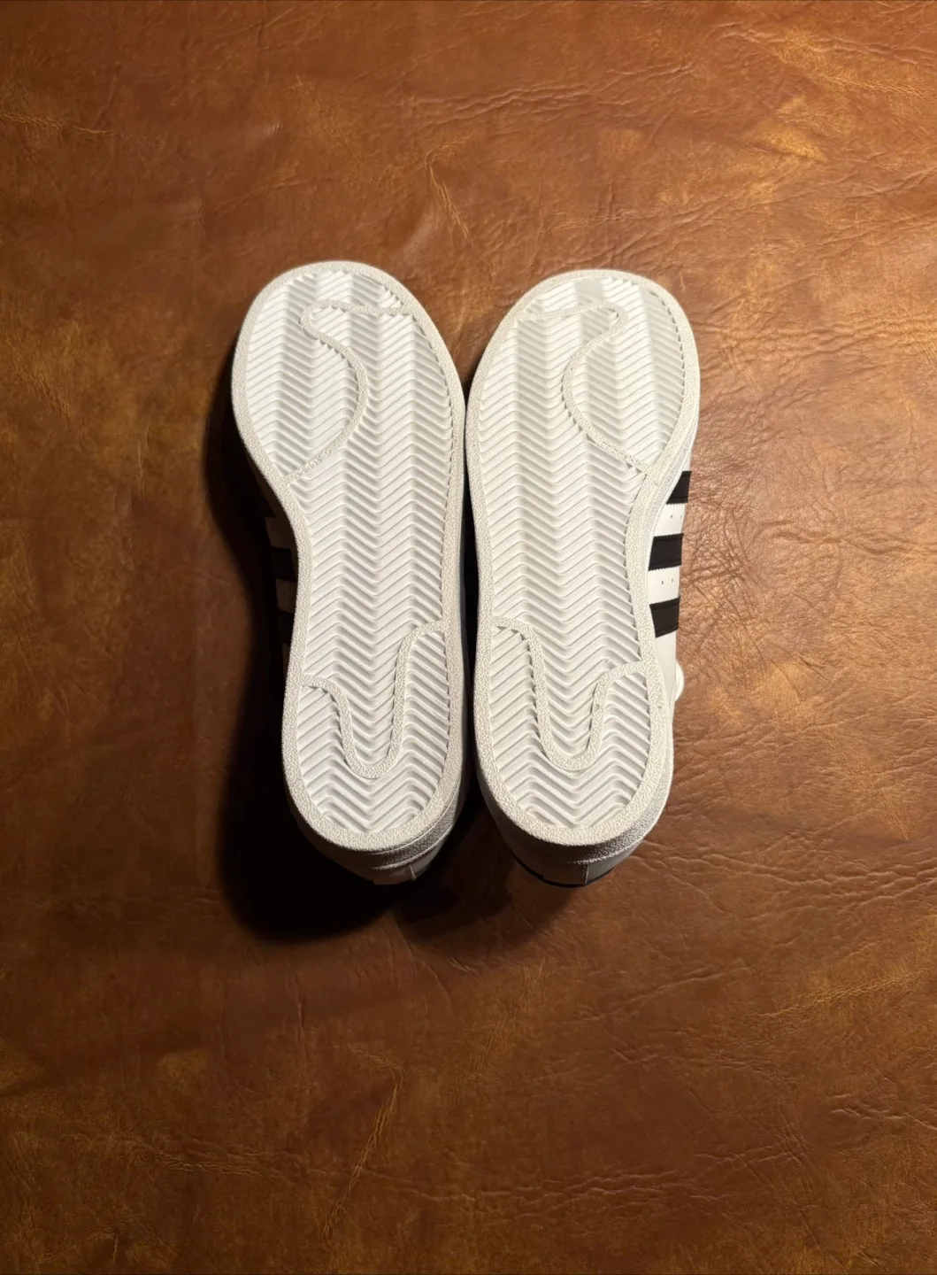 Adidas Shoes image indicator(3)