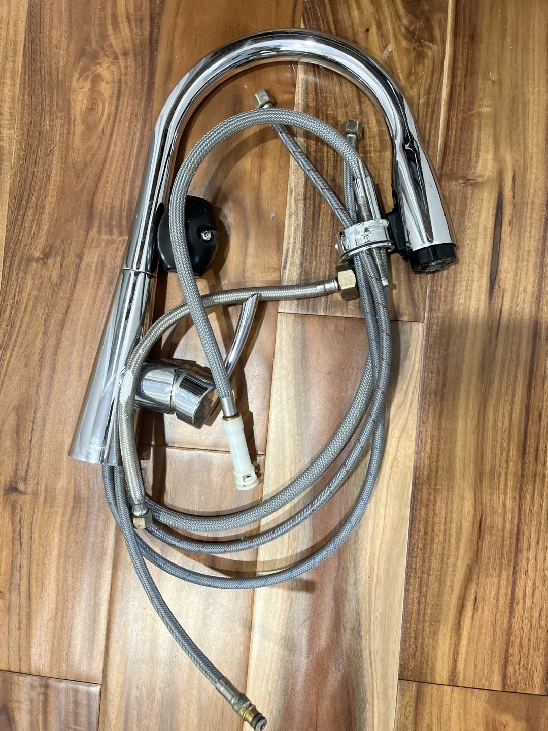 Kitchen Faucet (parts only) may or may not work (not tested)