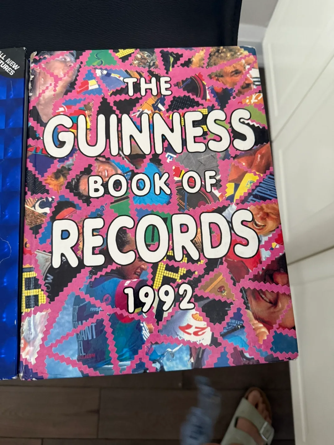 Guinness world of records books image indicator(3)