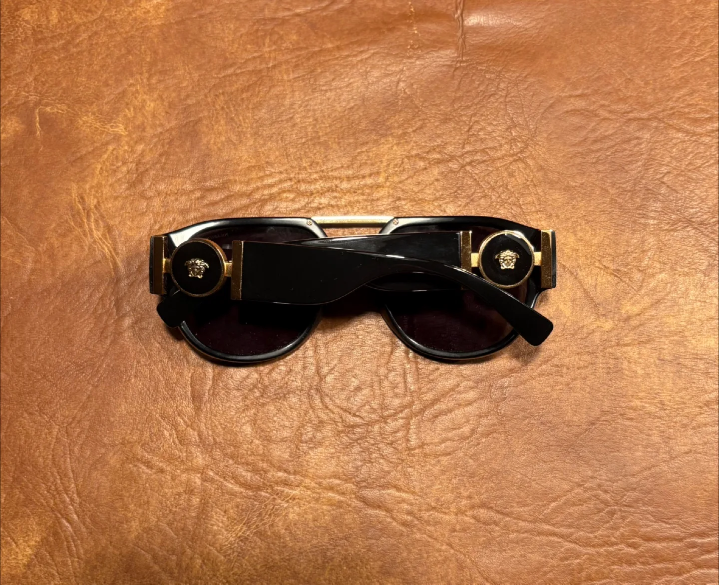 Versace Glasses image indicator(2)