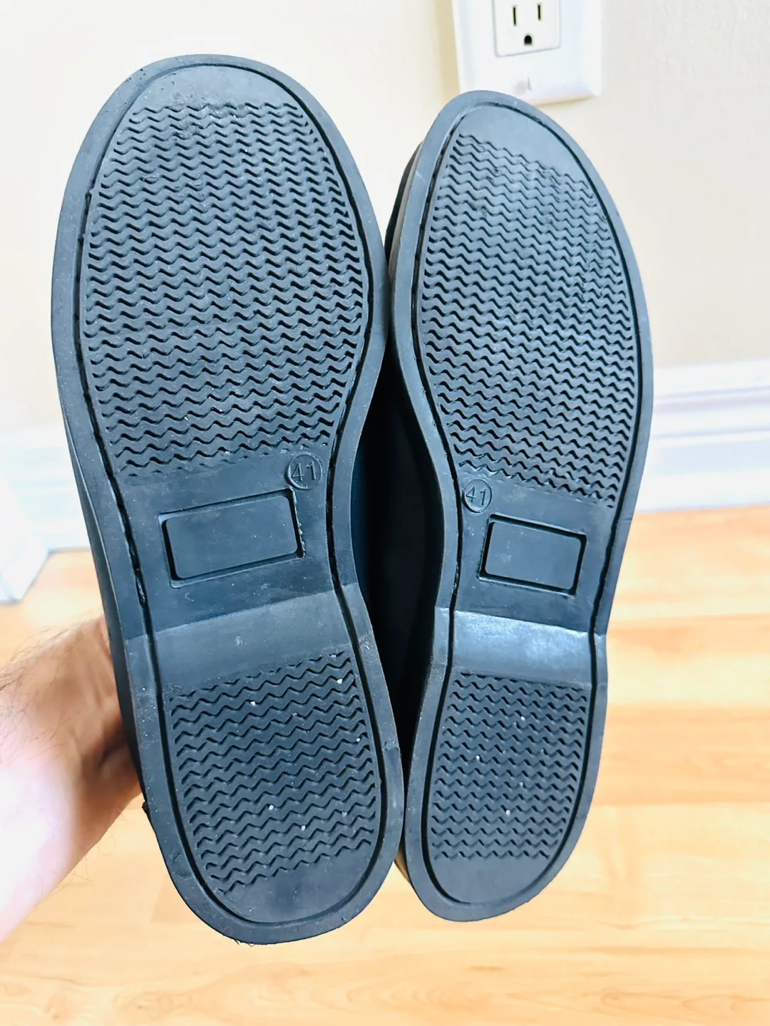 Black Leather Boat Shoes - Size US 8.5 image indicator(5)