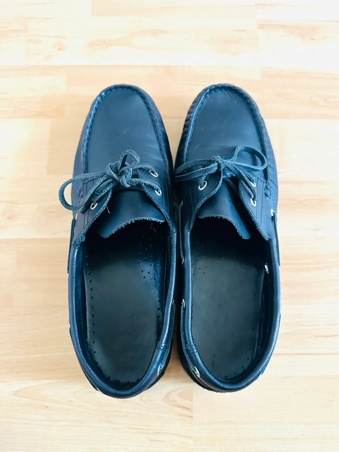 Black Leather Boat Shoes - Size US 8.5 image indicator(3)