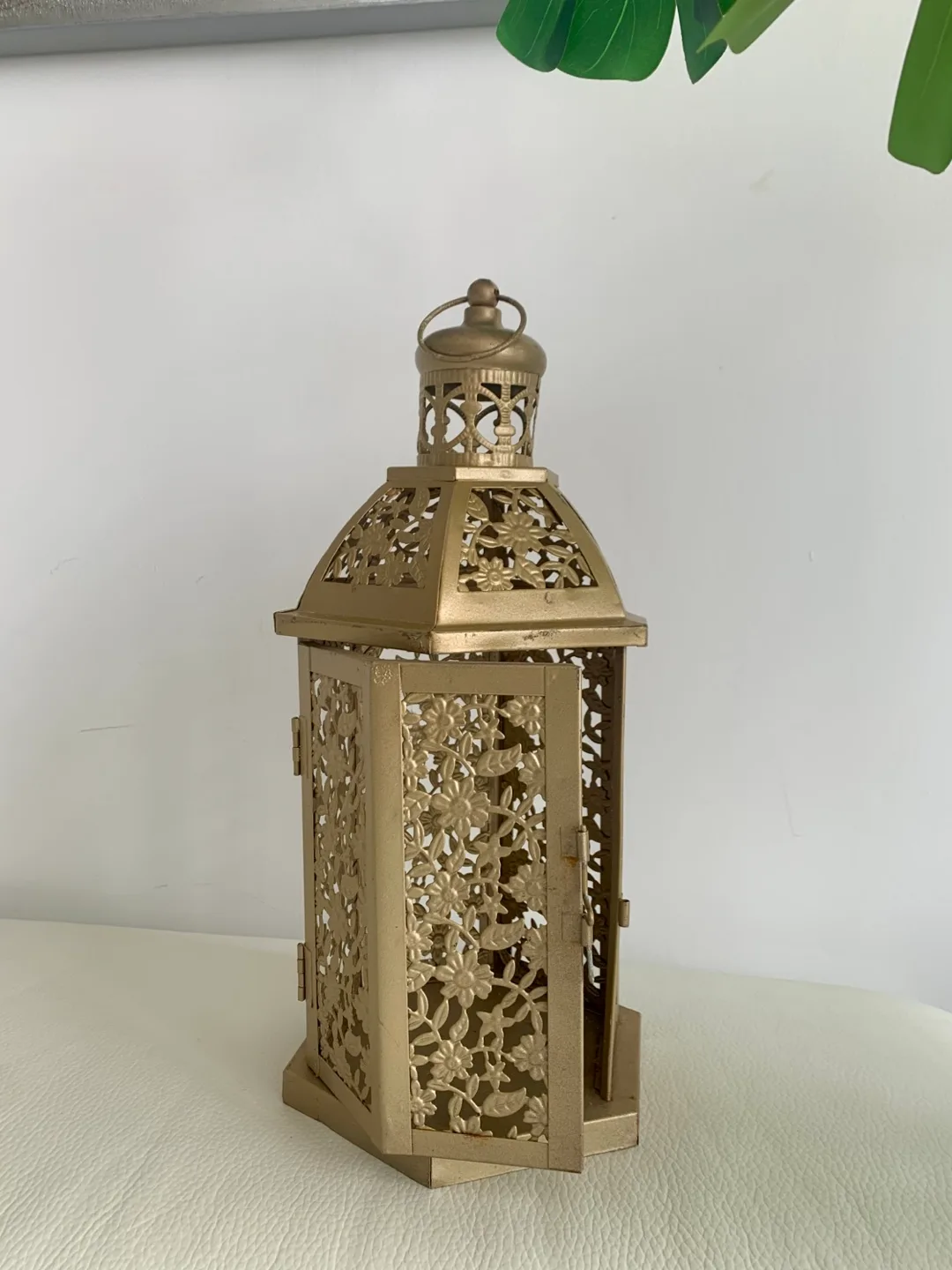 Gold lantern Moroccan style image indicator(2)