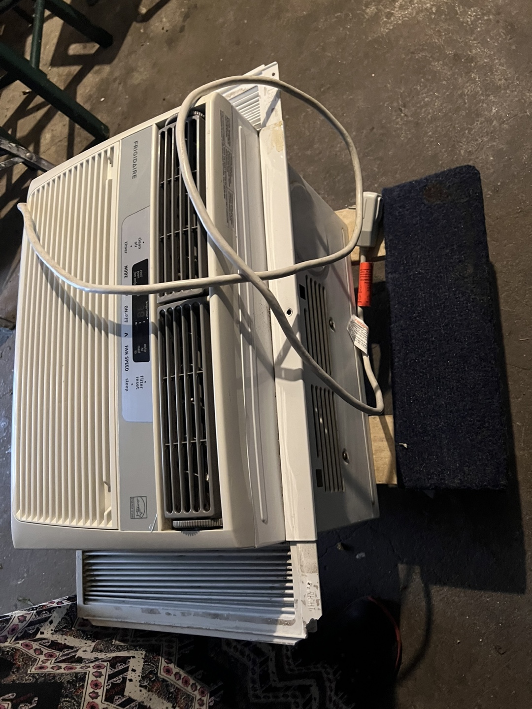 Frigidaire AC , 8,000 btu - photo 2