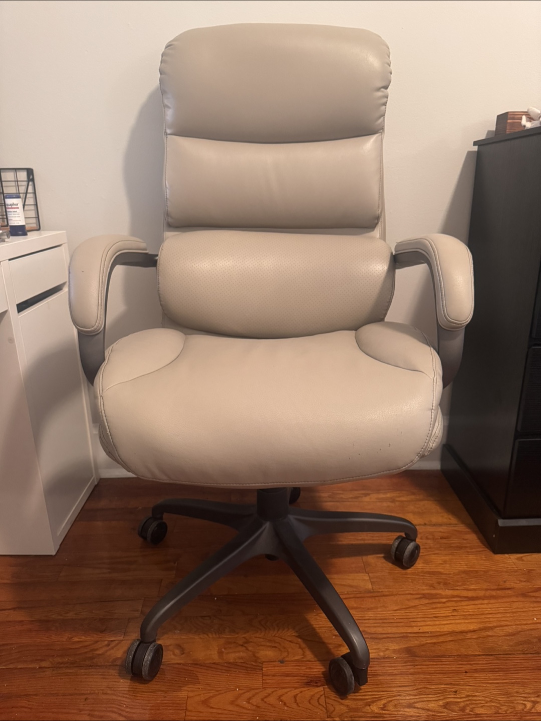 La-Z-Boy Aberdeen Beige Executive Chair