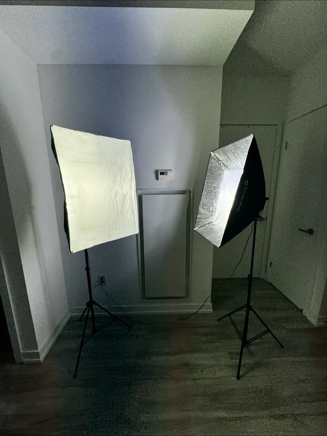 Photography Softbox Lighting Kit (2 pcs) thumbnail