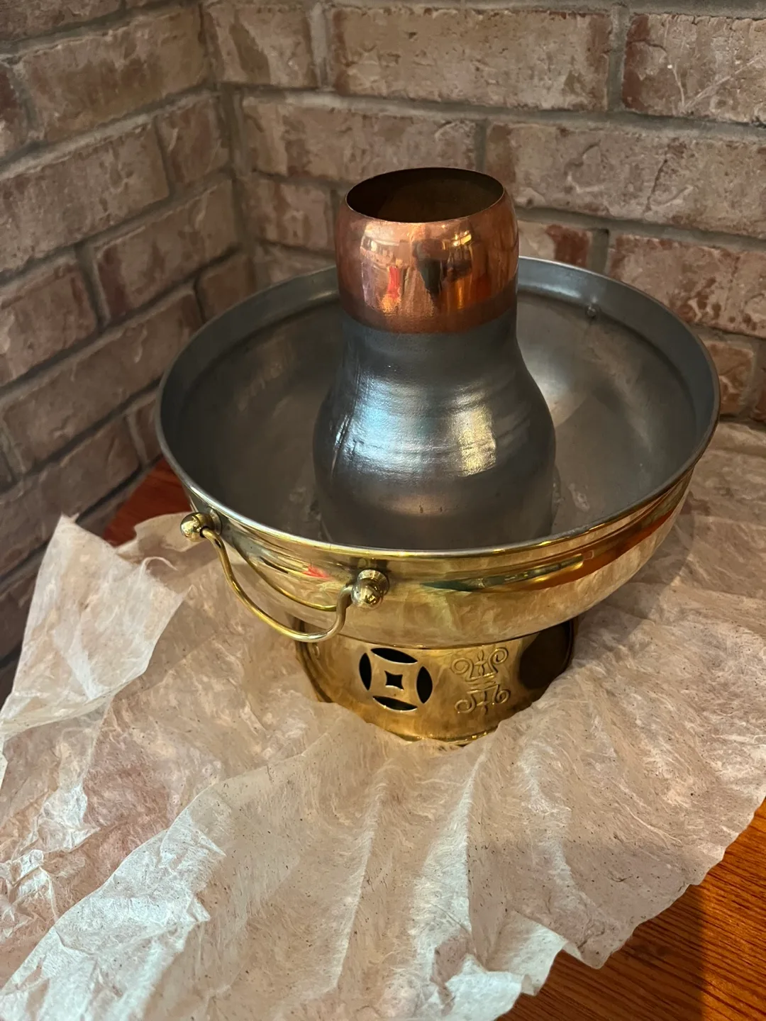 Vintage Goldfish Traditional Hot Pot image indicator(3)