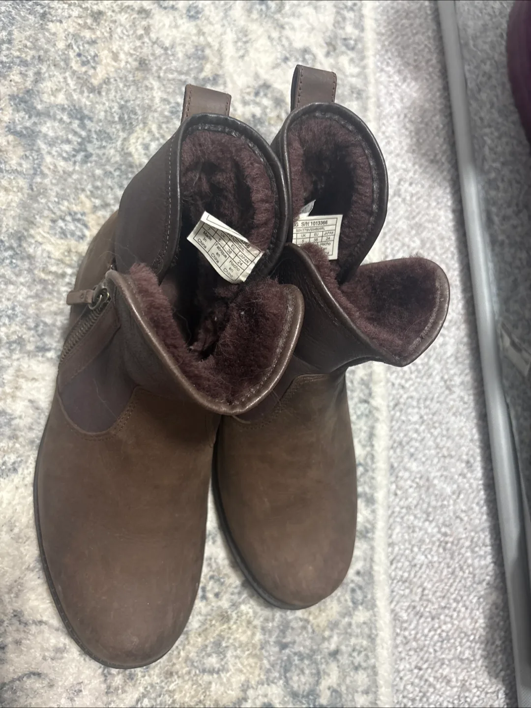 Ugg Brown Leather Boots Size 7 thumbnail