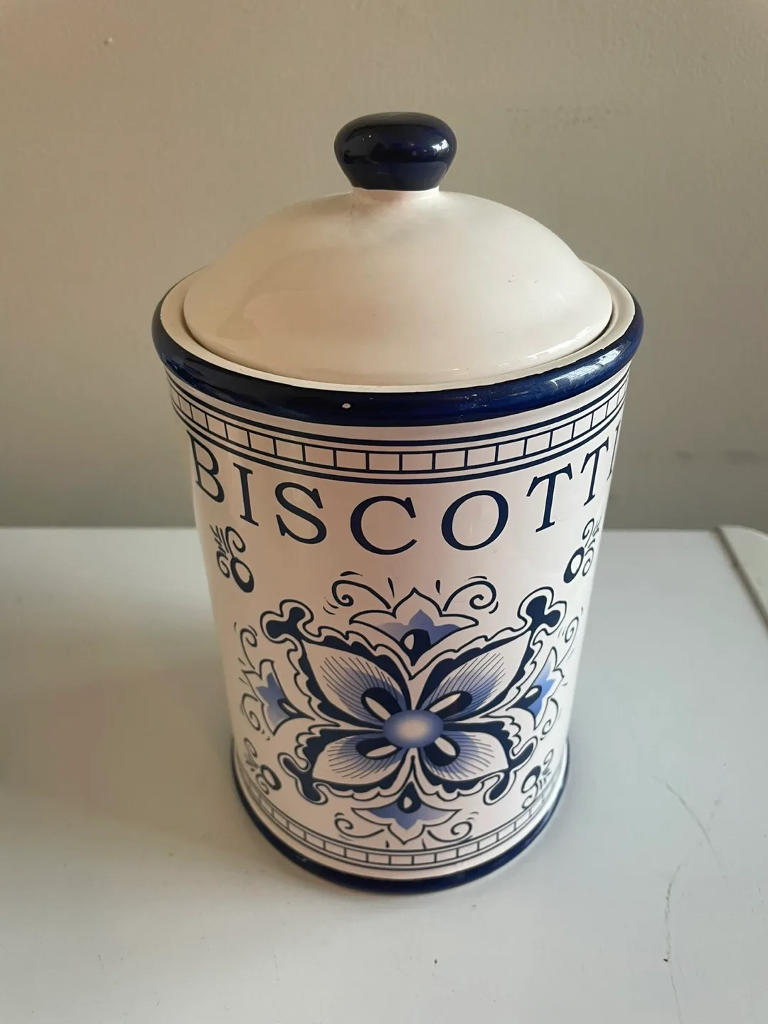 Vintage China Ceramic Tea Pot Collection image indicator(2)