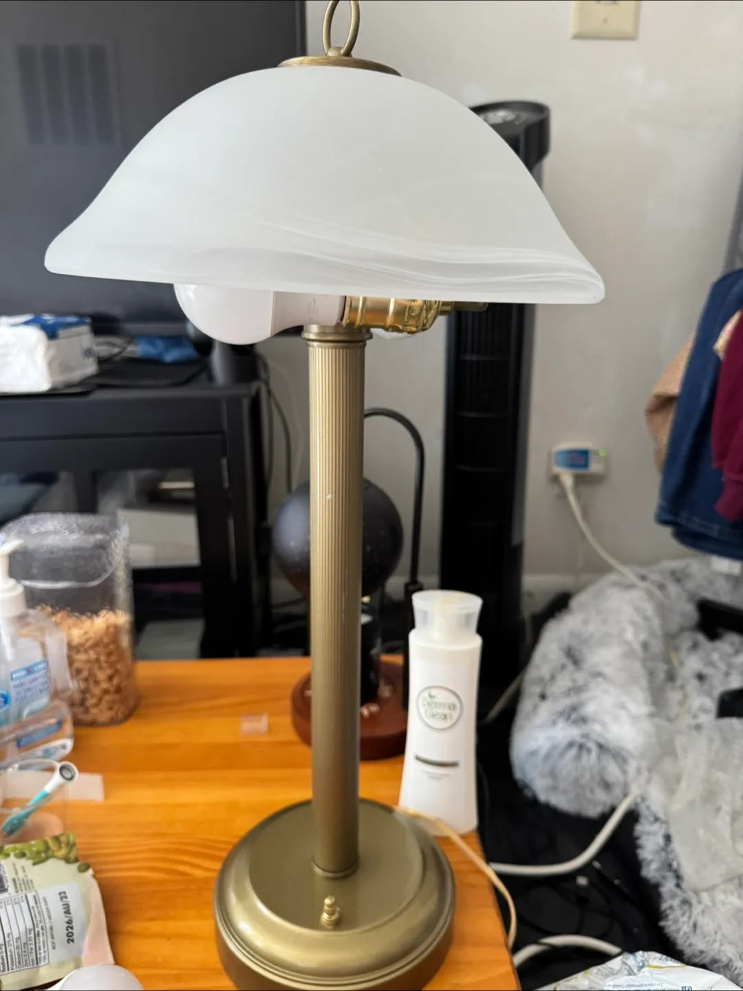Vintage-Style Brass Table Lamp thumbnail