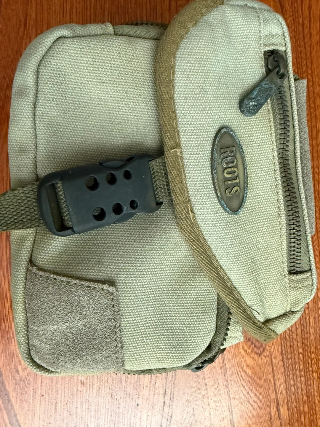 Roots Camera/Accessory Bag - Great Condition! thumbnail