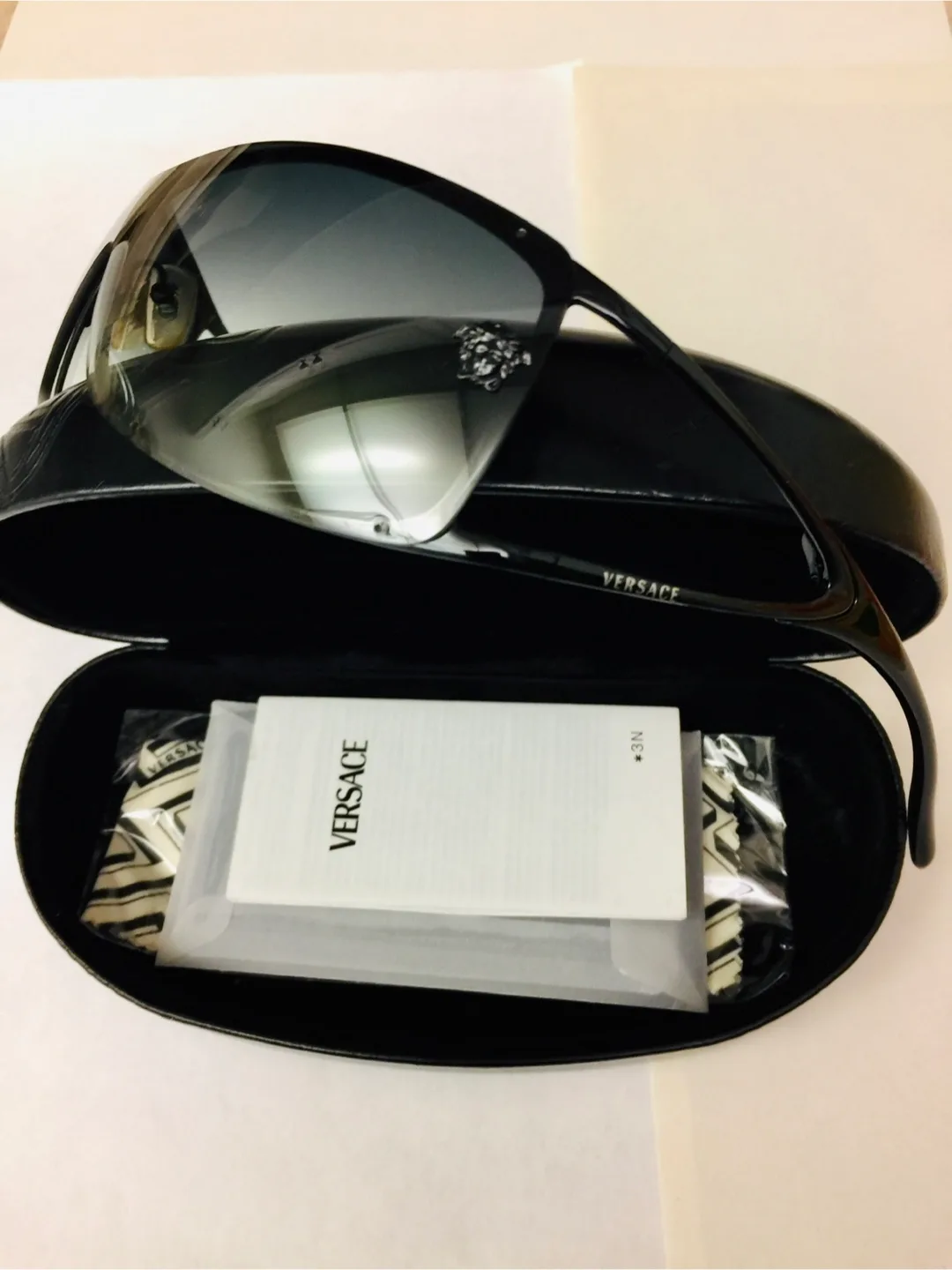Versace Sunglasses/Serious Buyers only thumbnail