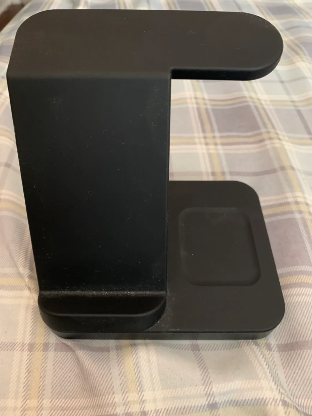 Black Wireless Charging Stand thumbnail