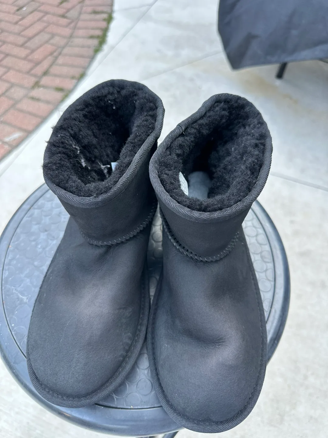 UGG Classic Mini Boots - Black, Size 7 thumbnail