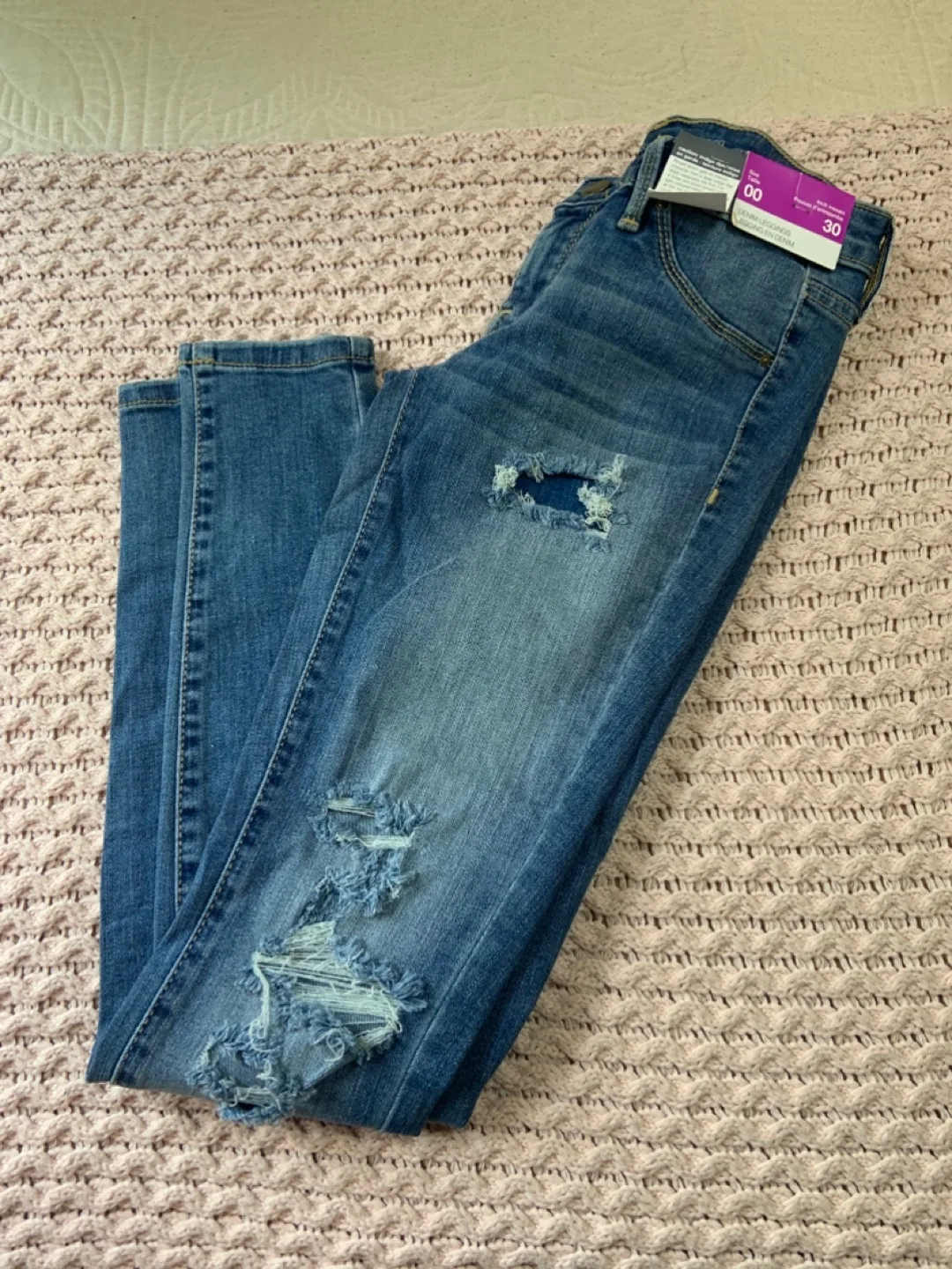 Mossimo Denim Mid-Rise Distressed Leggings - Size M image indicator(9)