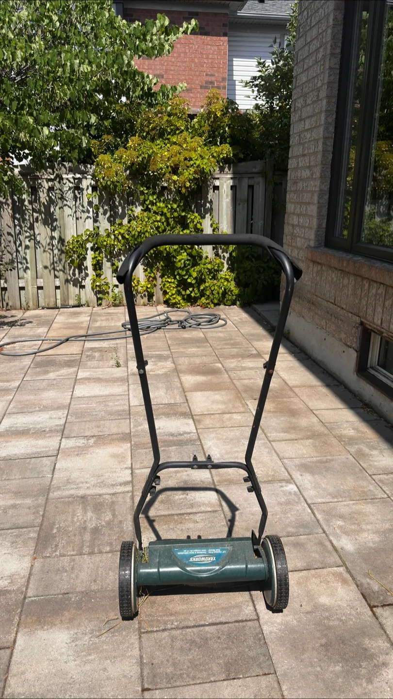 Yardworks Reel Mower image indicator(3)