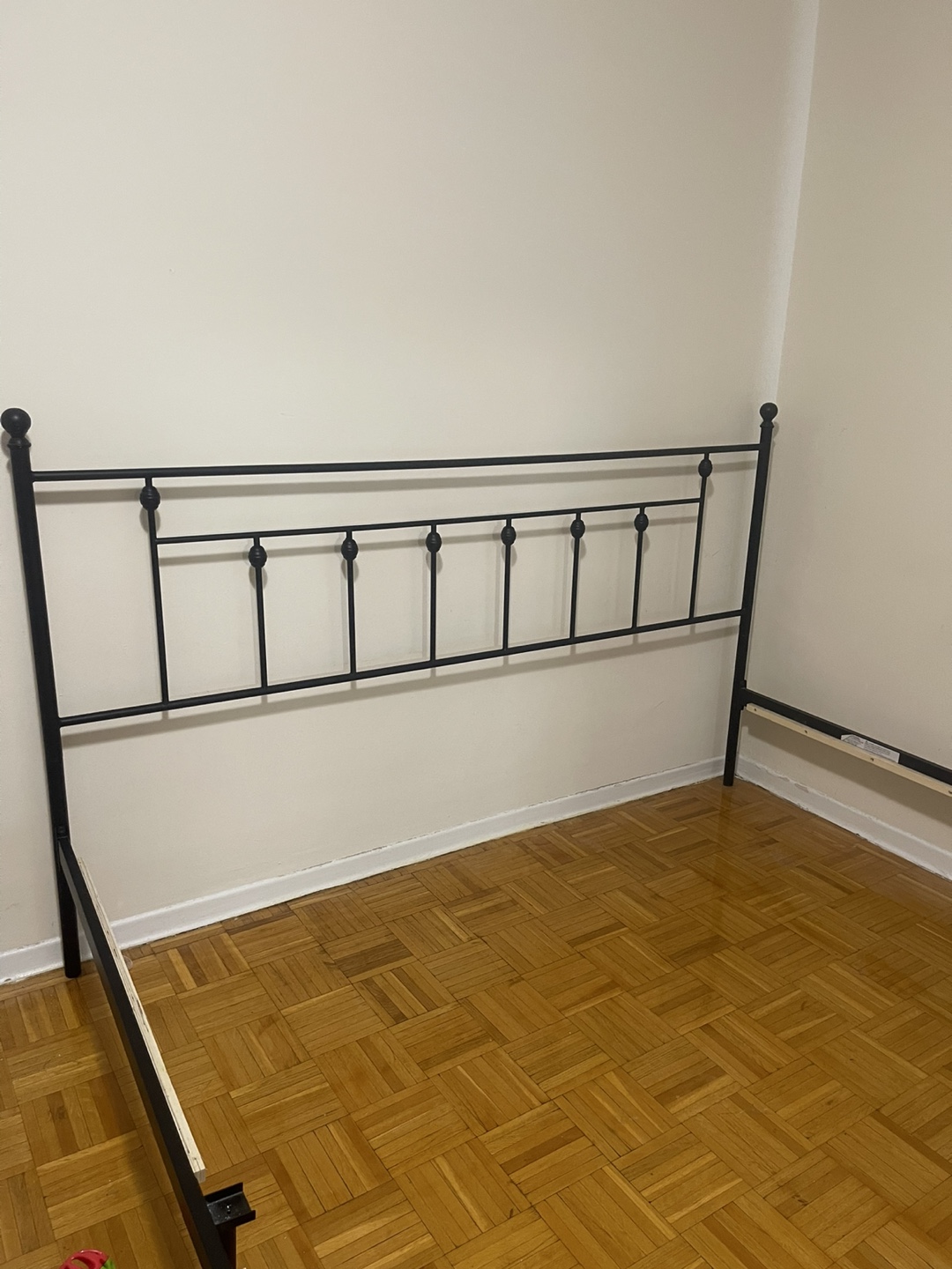 King size bed frame - photo 3