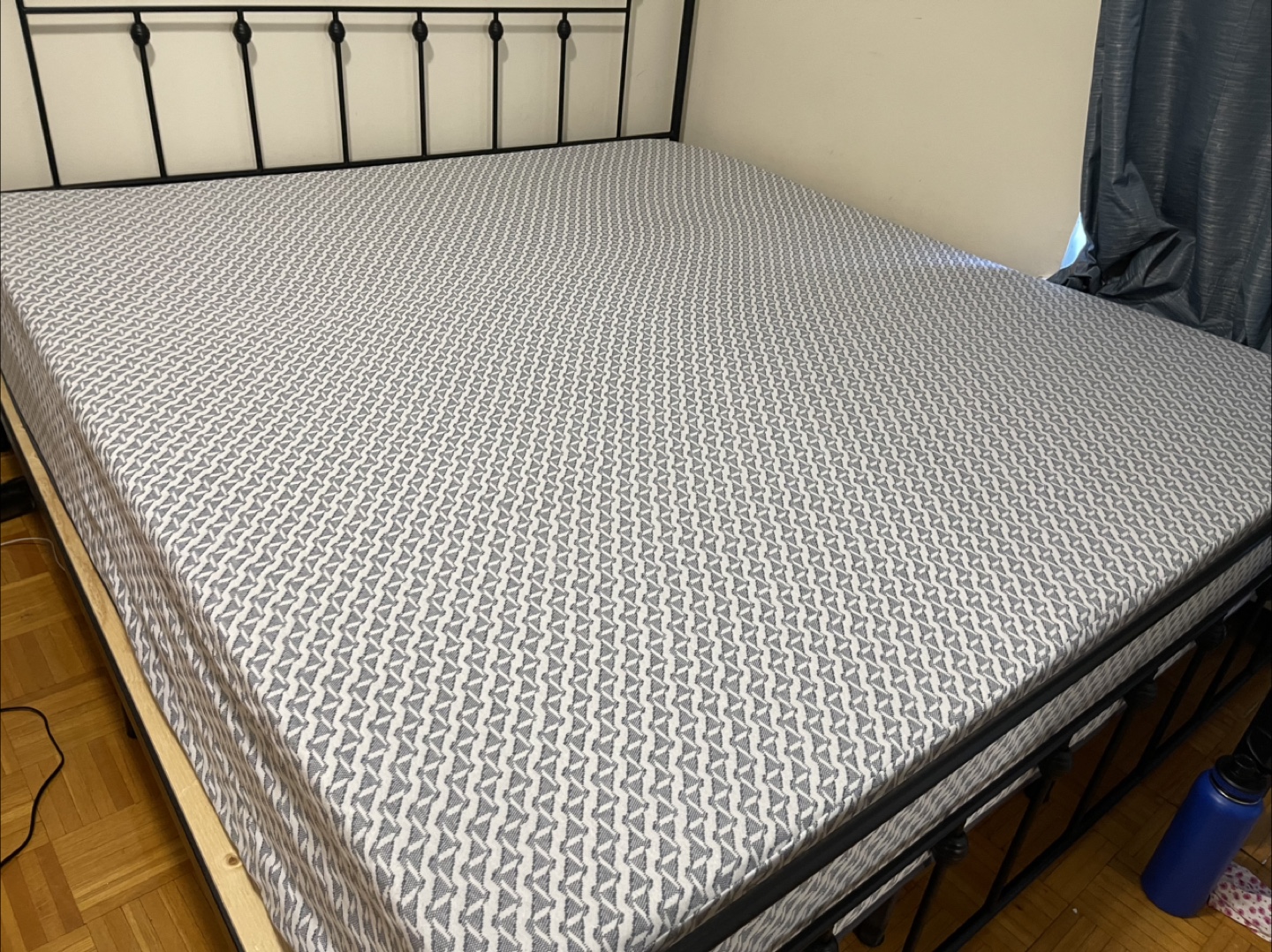 King size Bed Mattress and Bed frame - photo 4