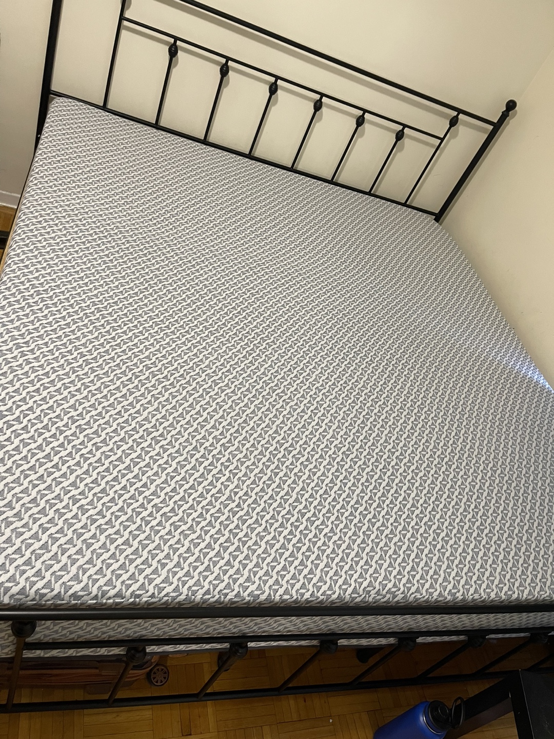 King size Bed Mattress and Bed frame - photo 3