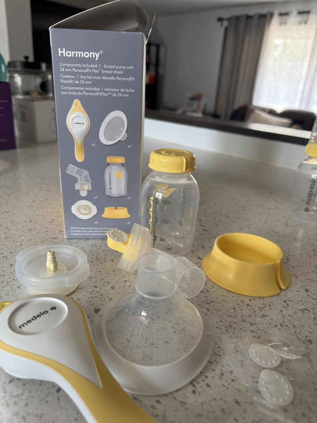 Medela Harmony Manual Breast Pump - Like New! - photo 2