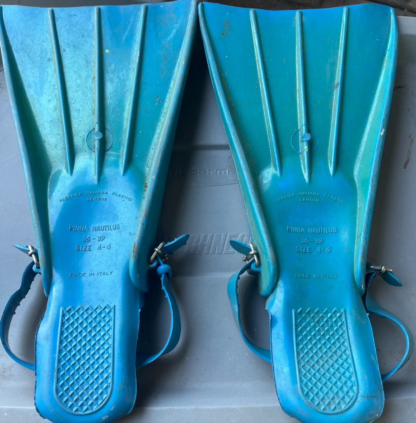 Aqua Lung Apenda Pinna Nautilus Fins - Size 4-6 thumbnail