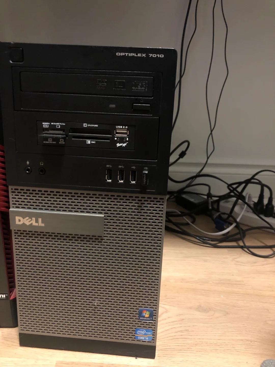 Dell OptiPlex 7010 Desktop PC thumbnail