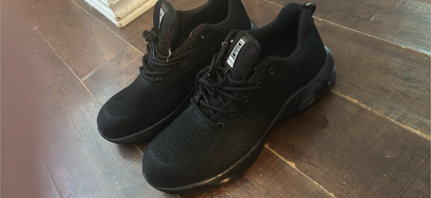 🇨🇦Black work Sneakers thumbnail